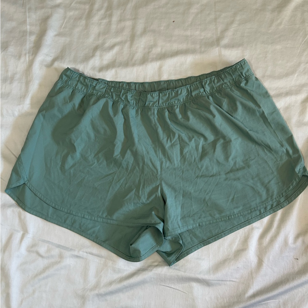 Old Navy Active shorts